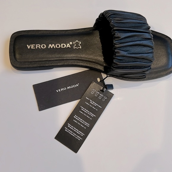 Vero Moda Fiona Ruched Leather Slip-On Open Toe Flat Sandals - Picture 3 of 6